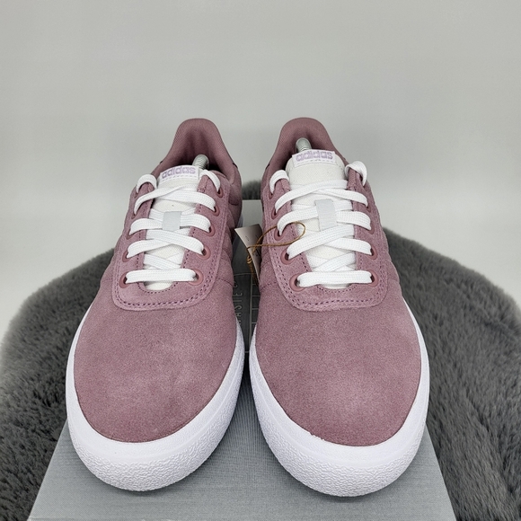 New Adidas Vulcraid3R Women's Skate Boarding Shoes Size 10 - Picture 3 of 7